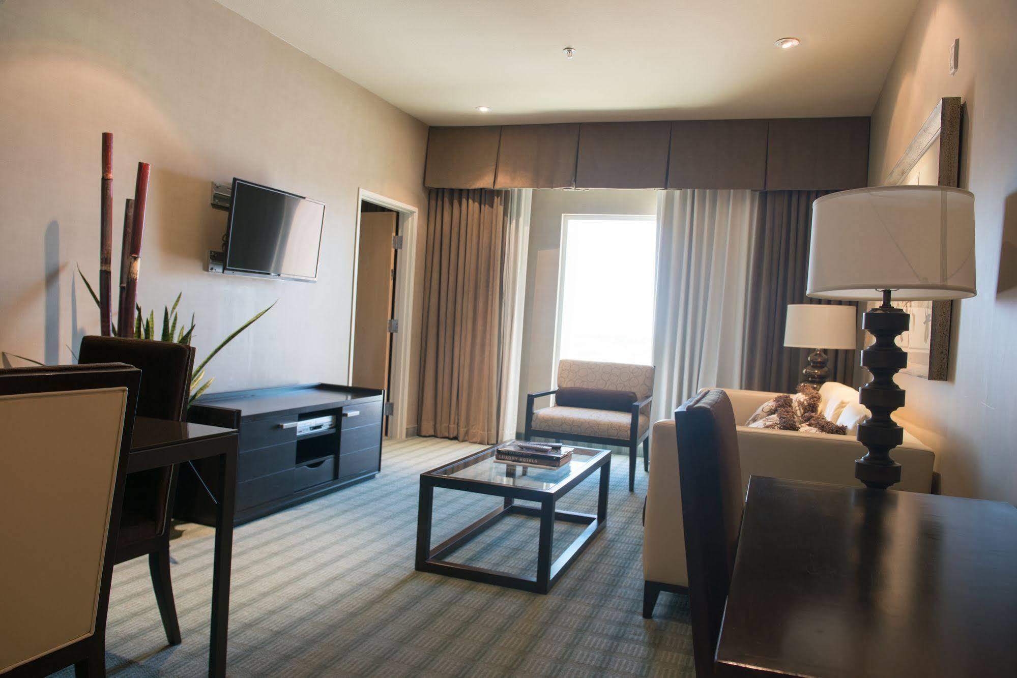 Holiday Inn Express & Suites Las Vegas Sw Springvalley By Ihg Exterior photo